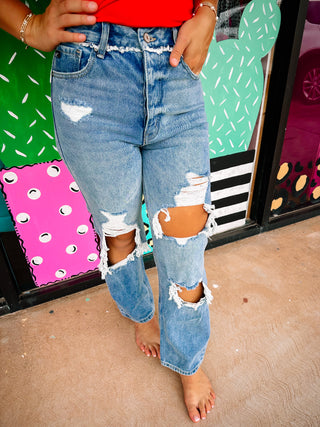 Distressed High Rise 90’s Straight Fit Jeans